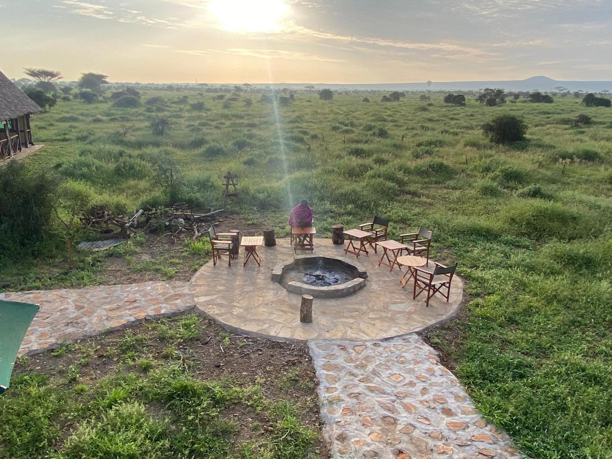 Amboseli Discovery Camp Eksteriør bilde