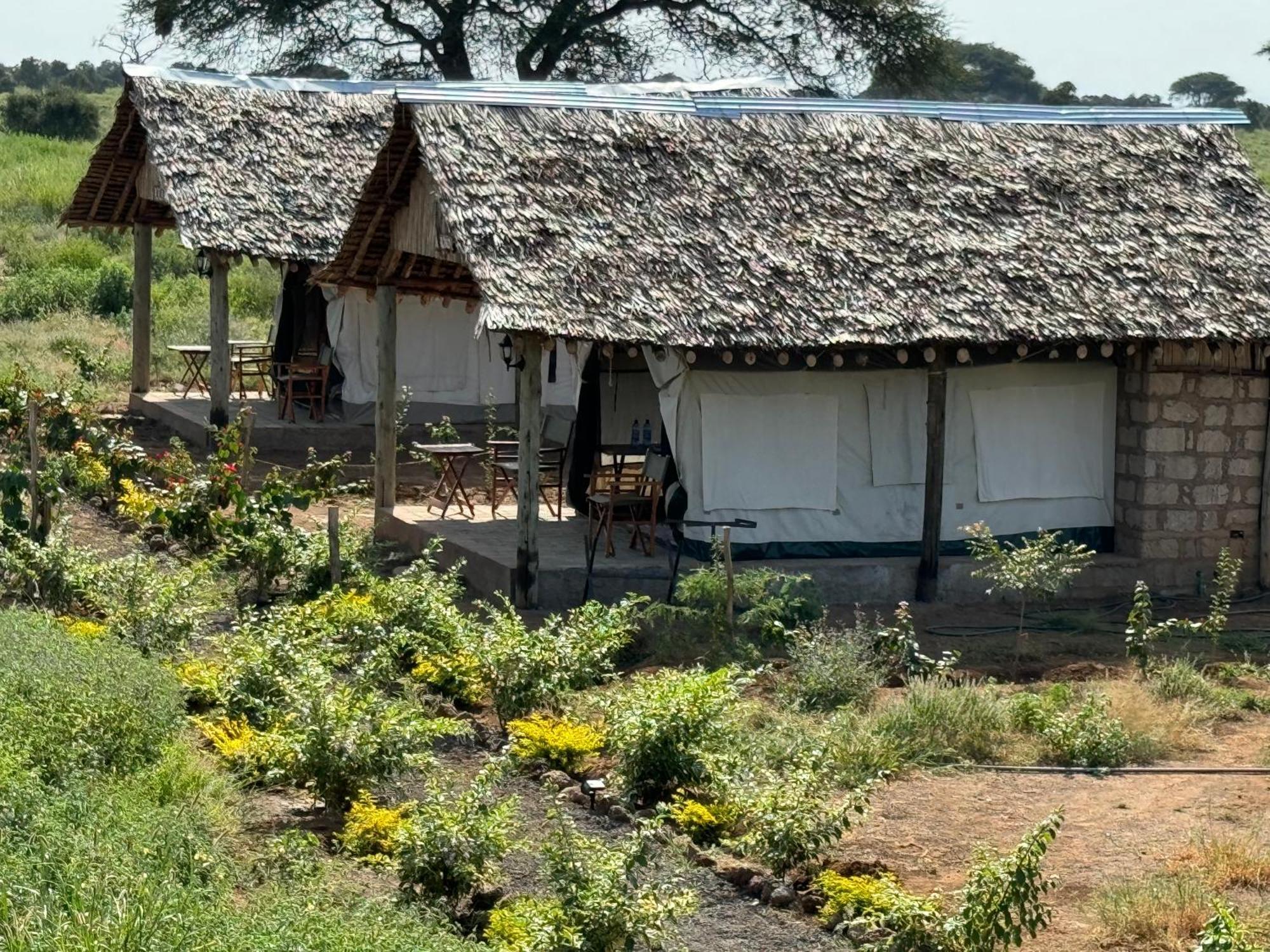 Amboseli Discovery Camp Eksteriør bilde