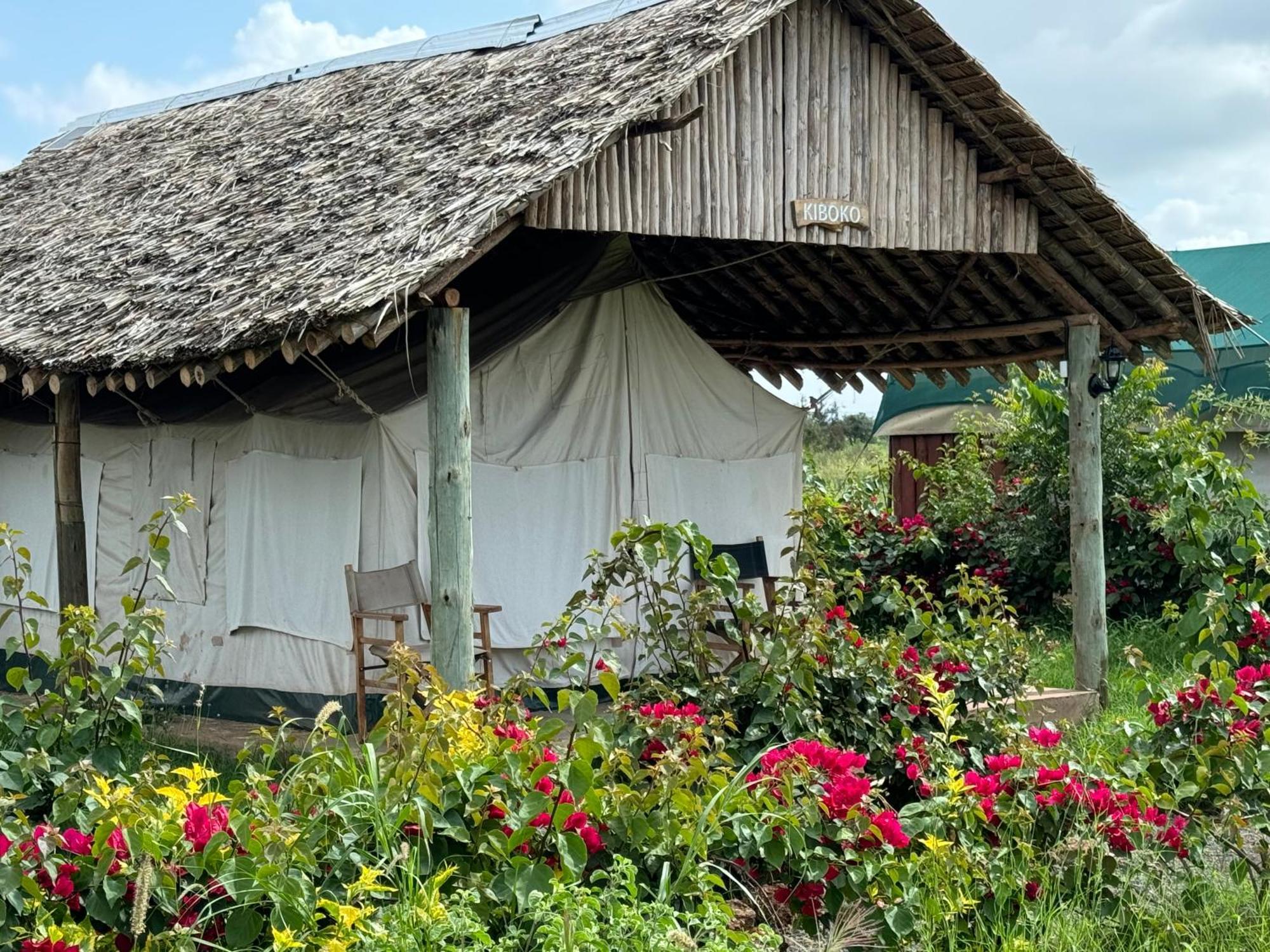Amboseli Discovery Camp Eksteriør bilde